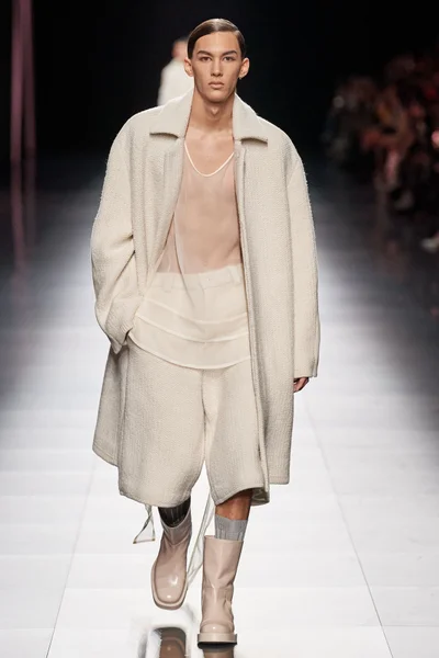Look 1